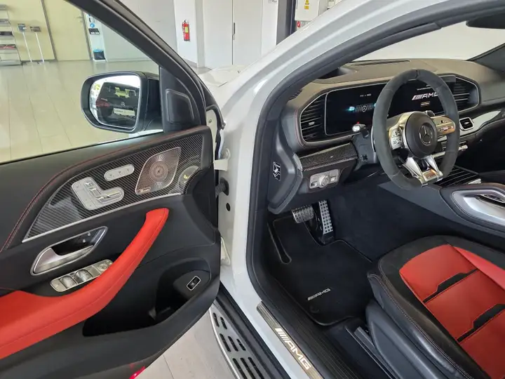 Mercedes-Benz GLE 2023, foto 35