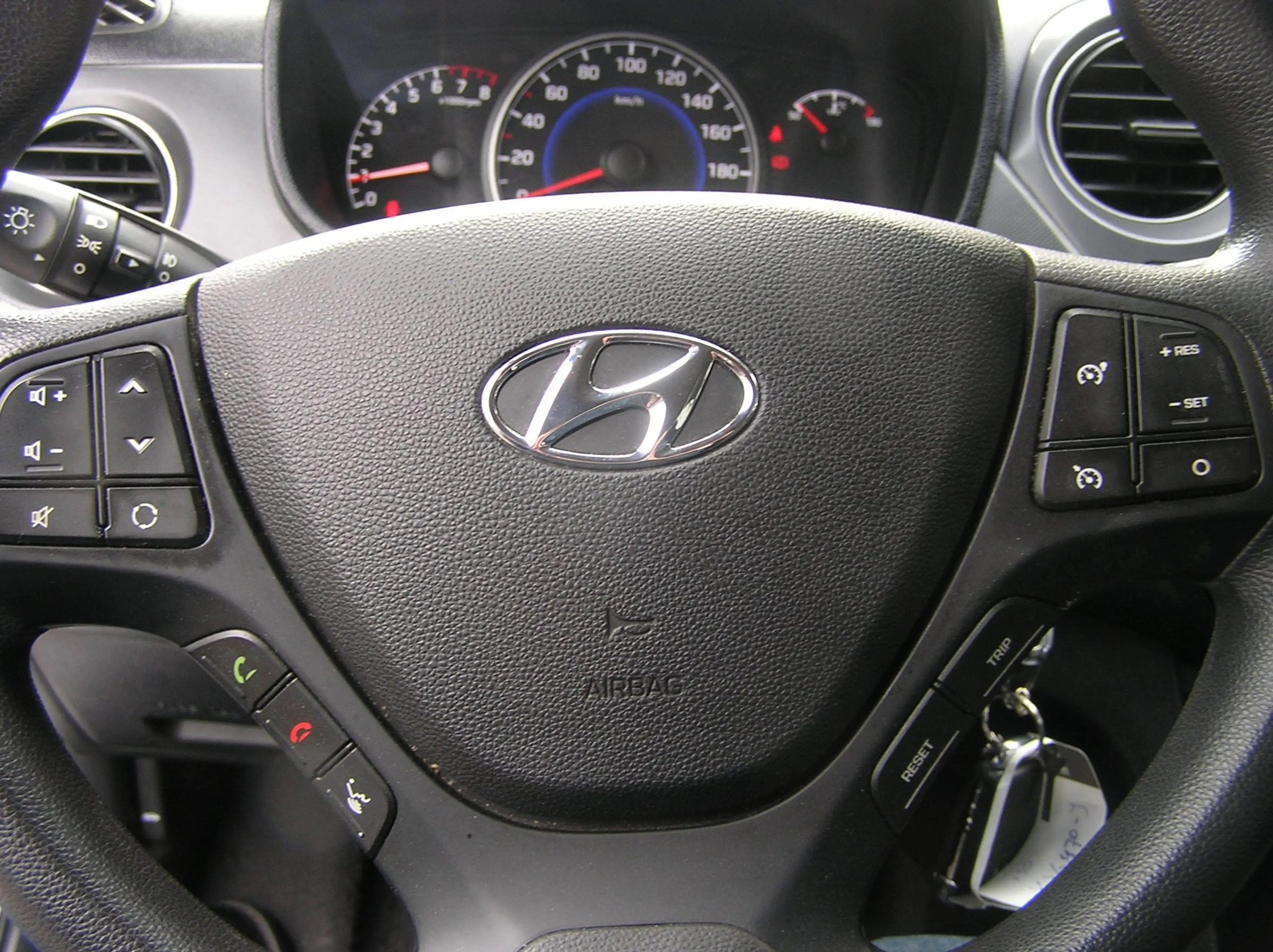 Hyundai i10 1.0i Comfort 101 d km nap airco nieuwe apk — photo 8