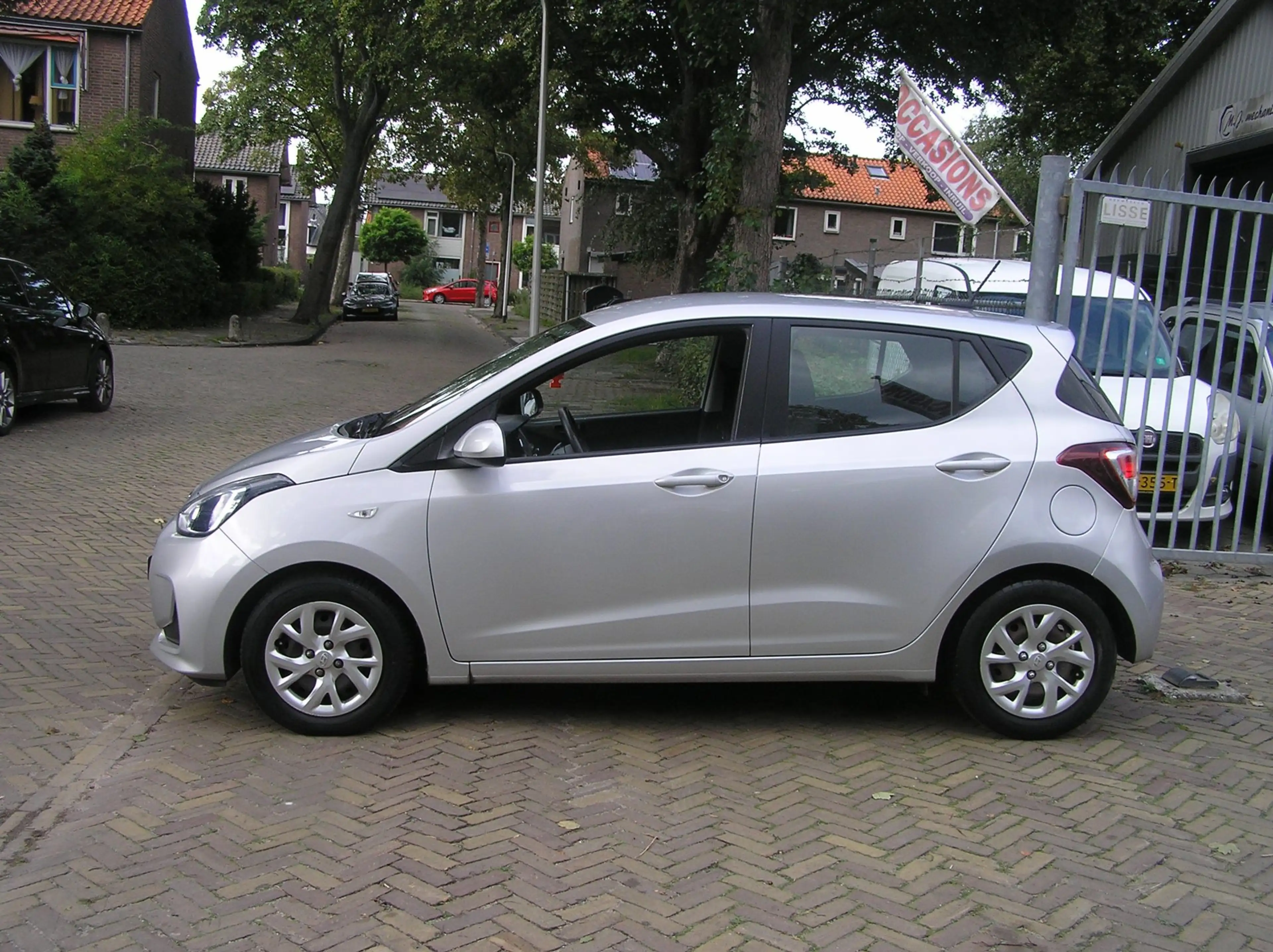 Hyundai i10 1.0i Comfort 101 d km nap airco nieuwe apk — photo 4