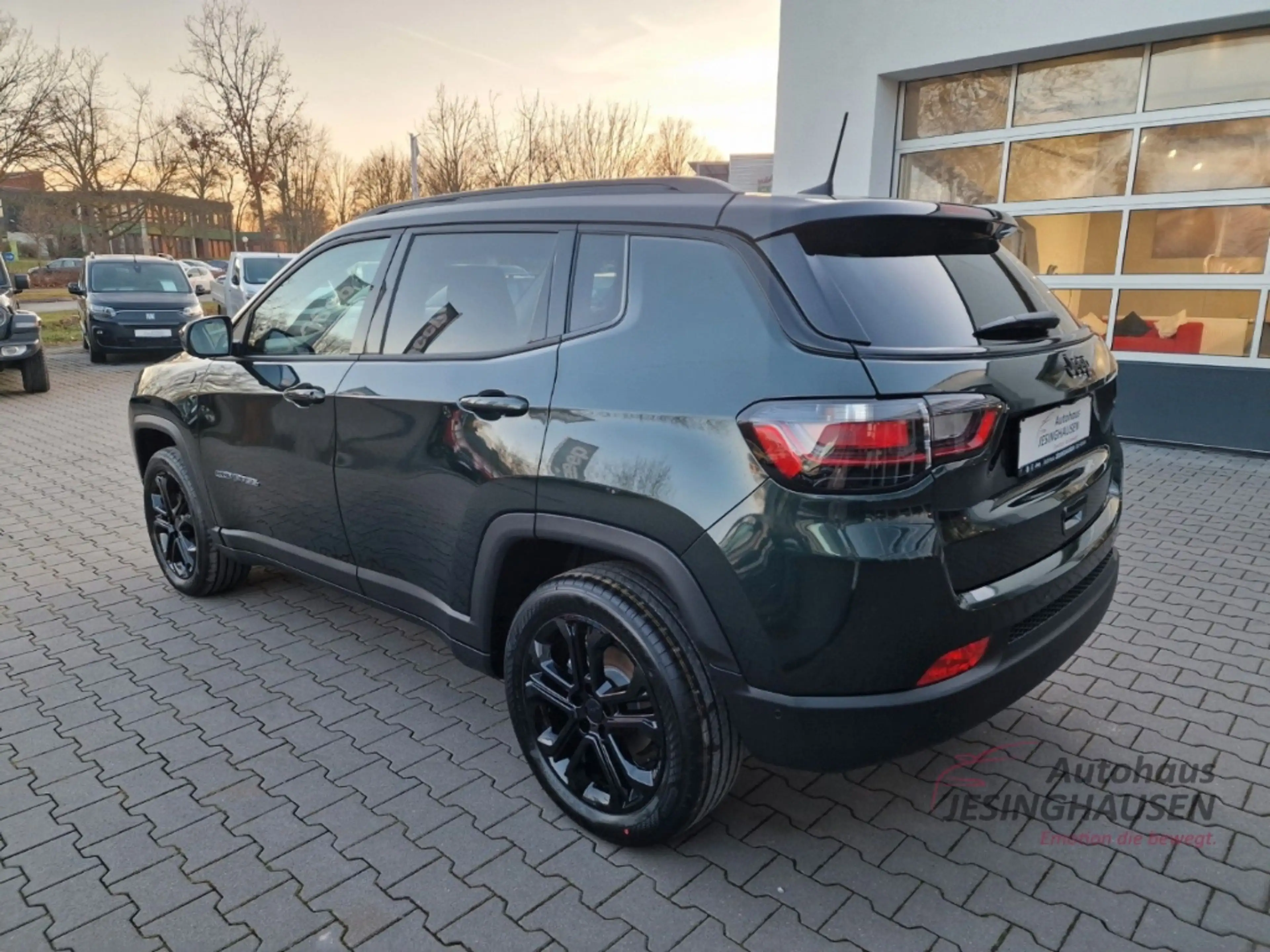 Jeep Compass e-Hybrid North Star Prem. Sounds. PANO CarPlay LED — photo 3