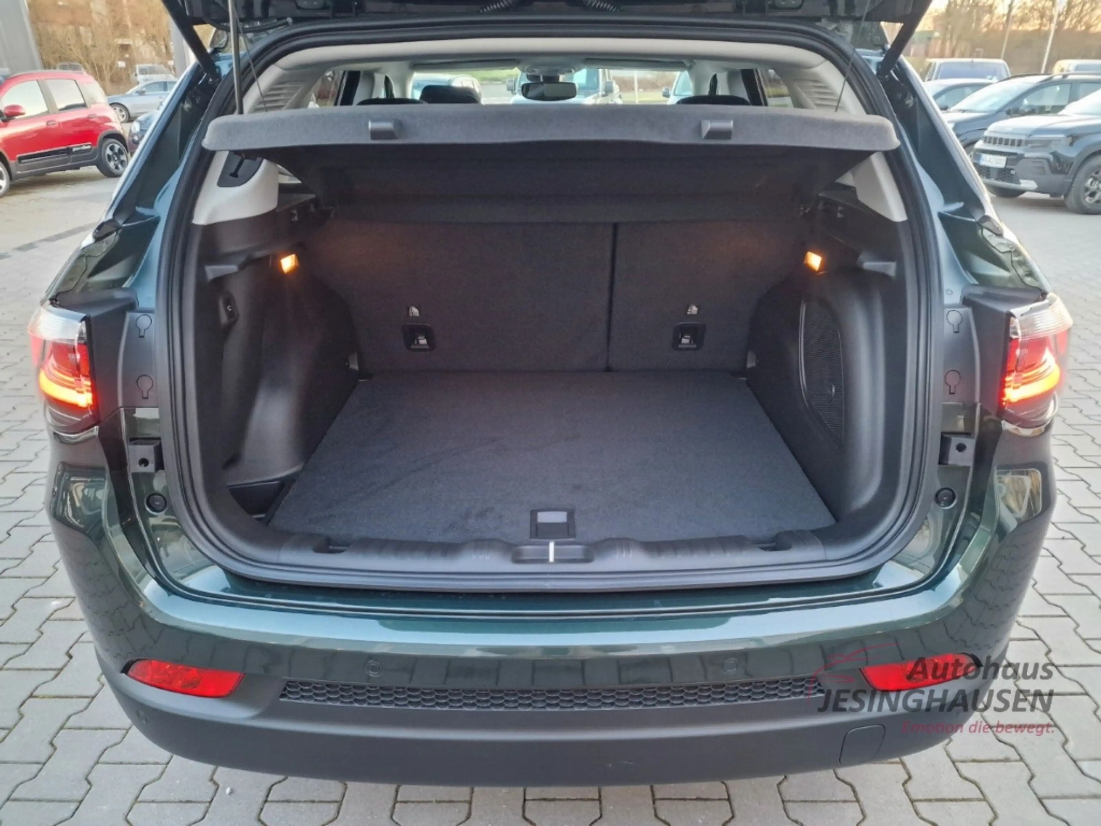Jeep Compass e-Hybrid North Star Prem. Sounds. PANO CarPlay LED — photo 5