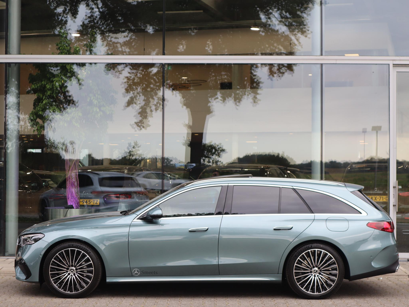 Mercedes-Benz E 300 Estate e Sport Edition — photo 4