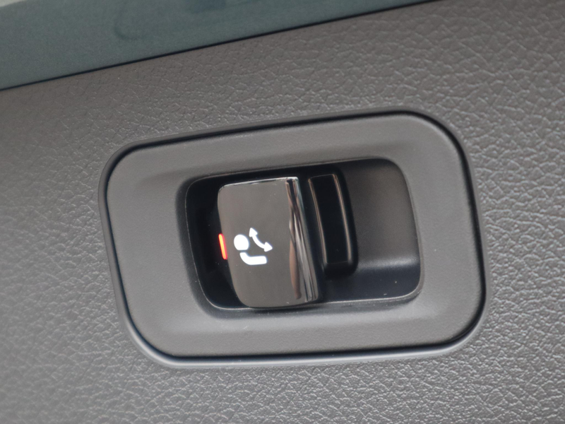 Mercedes-Benz E 300 Estate e Sport Edition — photo 10