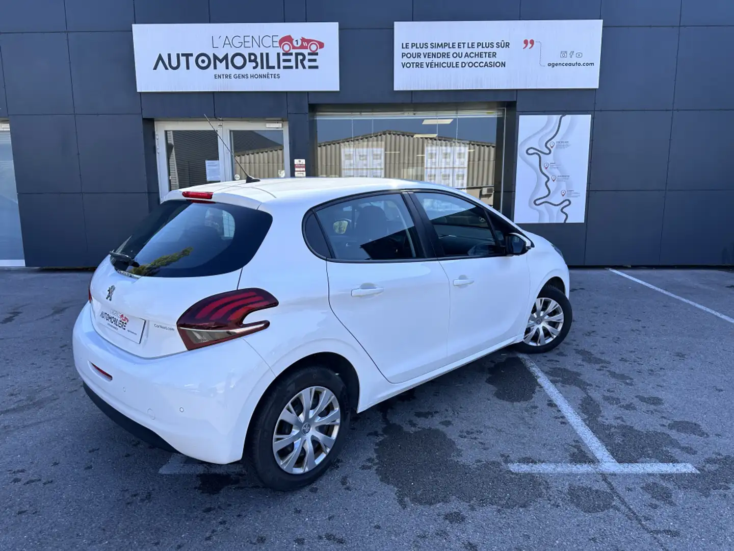 Peugeot e-208 Blue HDI 102ch PREMIUM PACK Blanc - 2