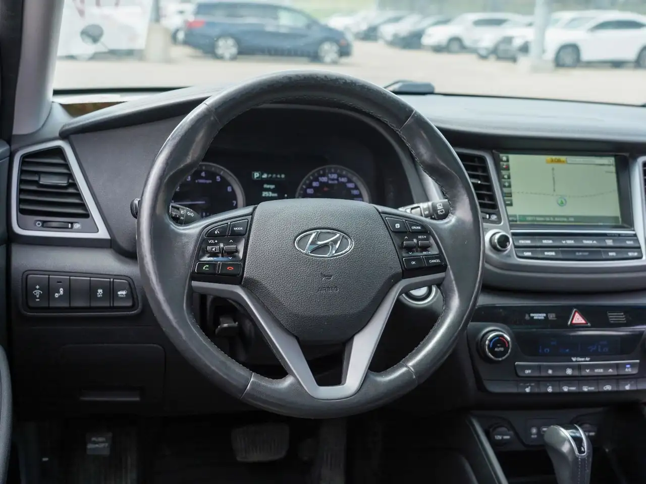 Hyundai TUCSON снимка Hyundai TUCSON
