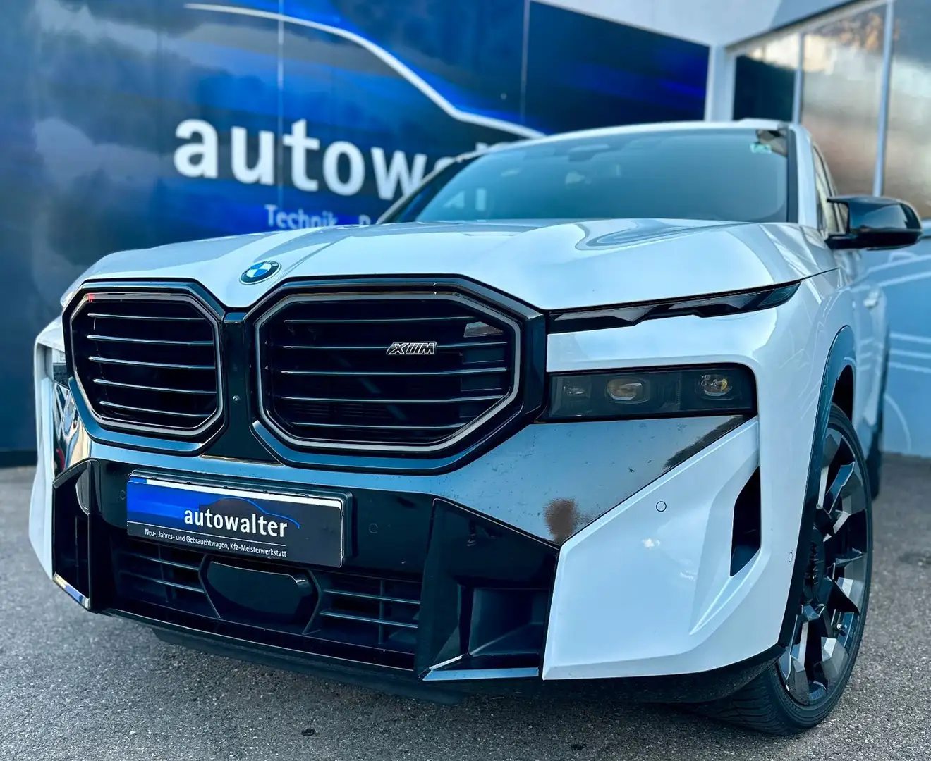 BMW XM Baureihe XM -Drivers Package-AHK Weiß - 2