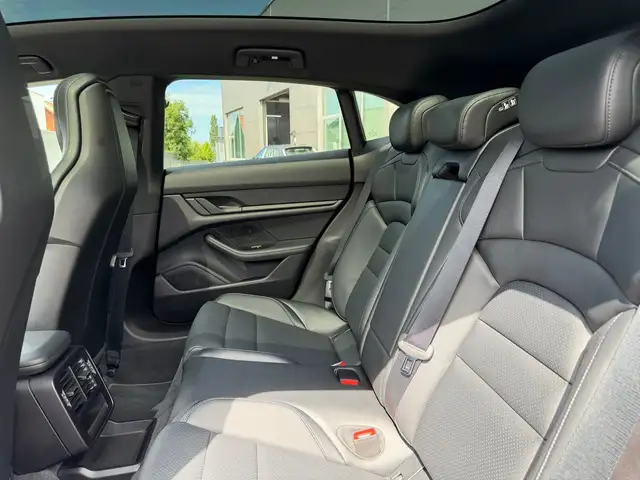 Porsche Taycan 4 Cross Turismo Ansicht 38