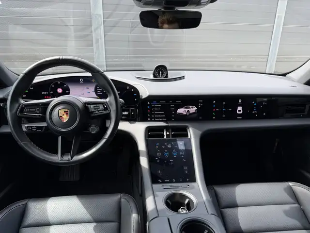 Porsche Taycan 4 Cross Turismo Ansicht 23