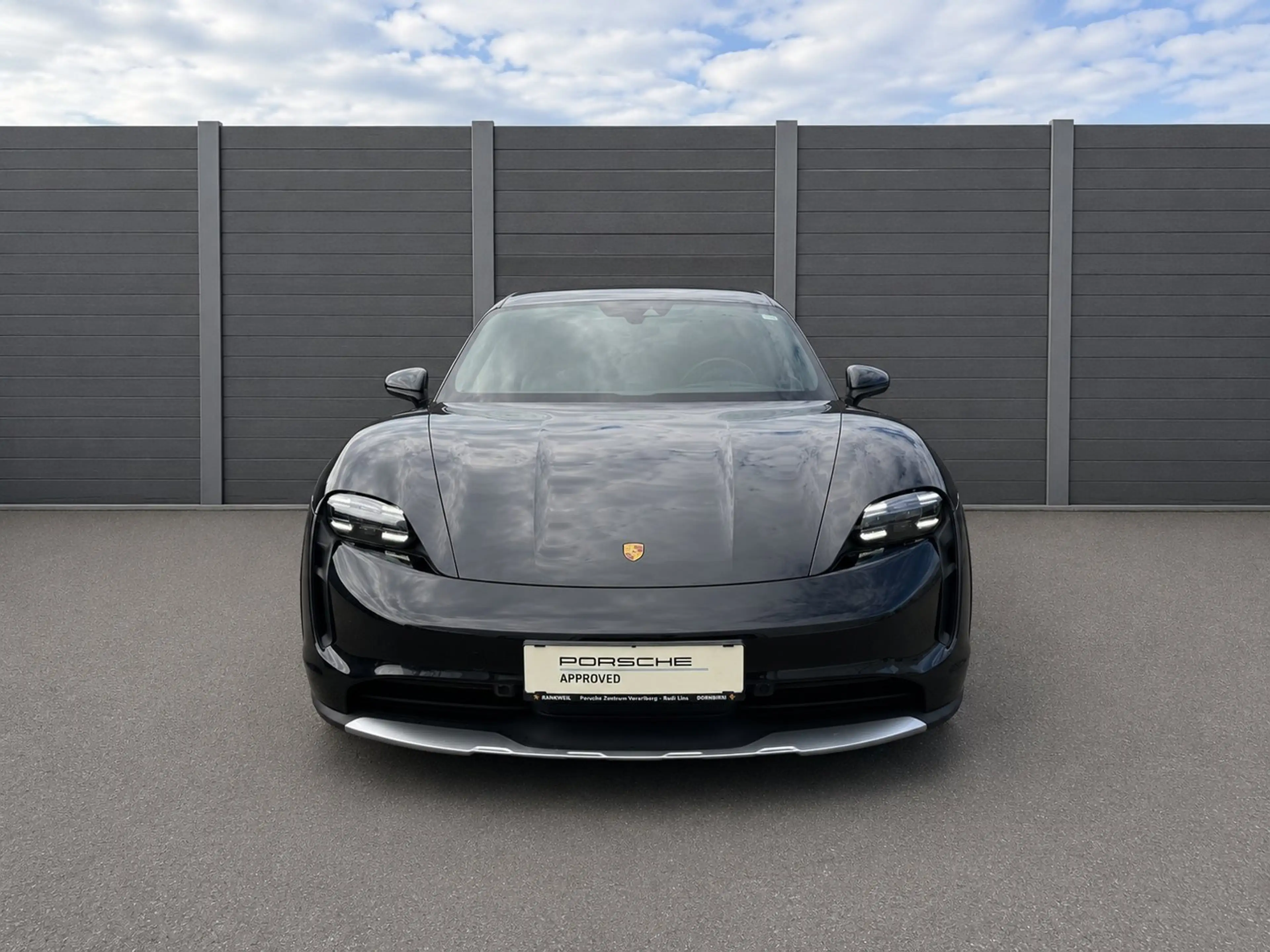 Porsche Taycan 4 Cross Turismo — photo 8