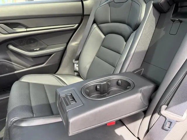 Porsche Taycan 4 Cross Turismo Ansicht 39