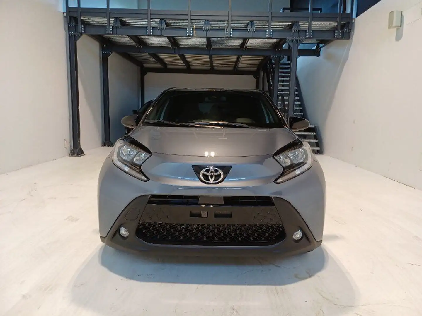 Toyota Aygo X Aygo X 1.0 VVT-i 72 CV 5 porte Trend Gris - 2