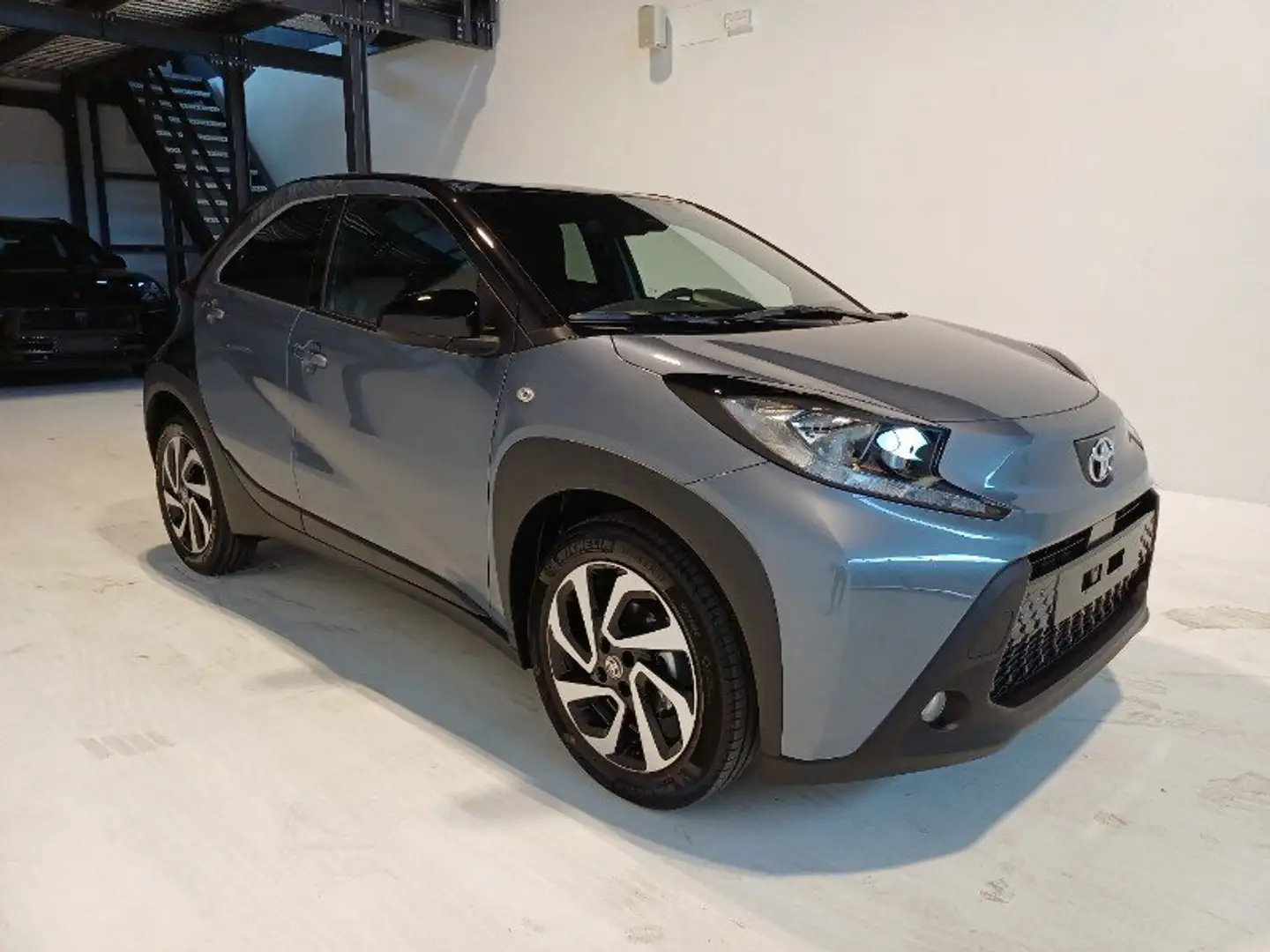 Toyota Aygo X Aygo X 1.0 VVT-i 72 CV 5 porte Trend Gris - 1