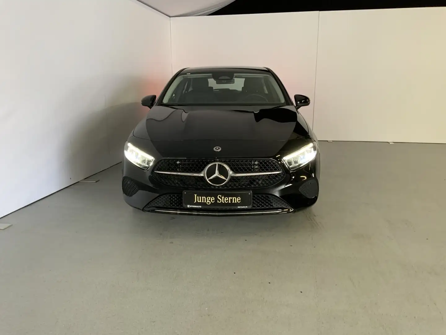 Mercedes-Benz A 180 A 180 Progressive Line Advanced WinterPaket RüKa Schwarz - 2