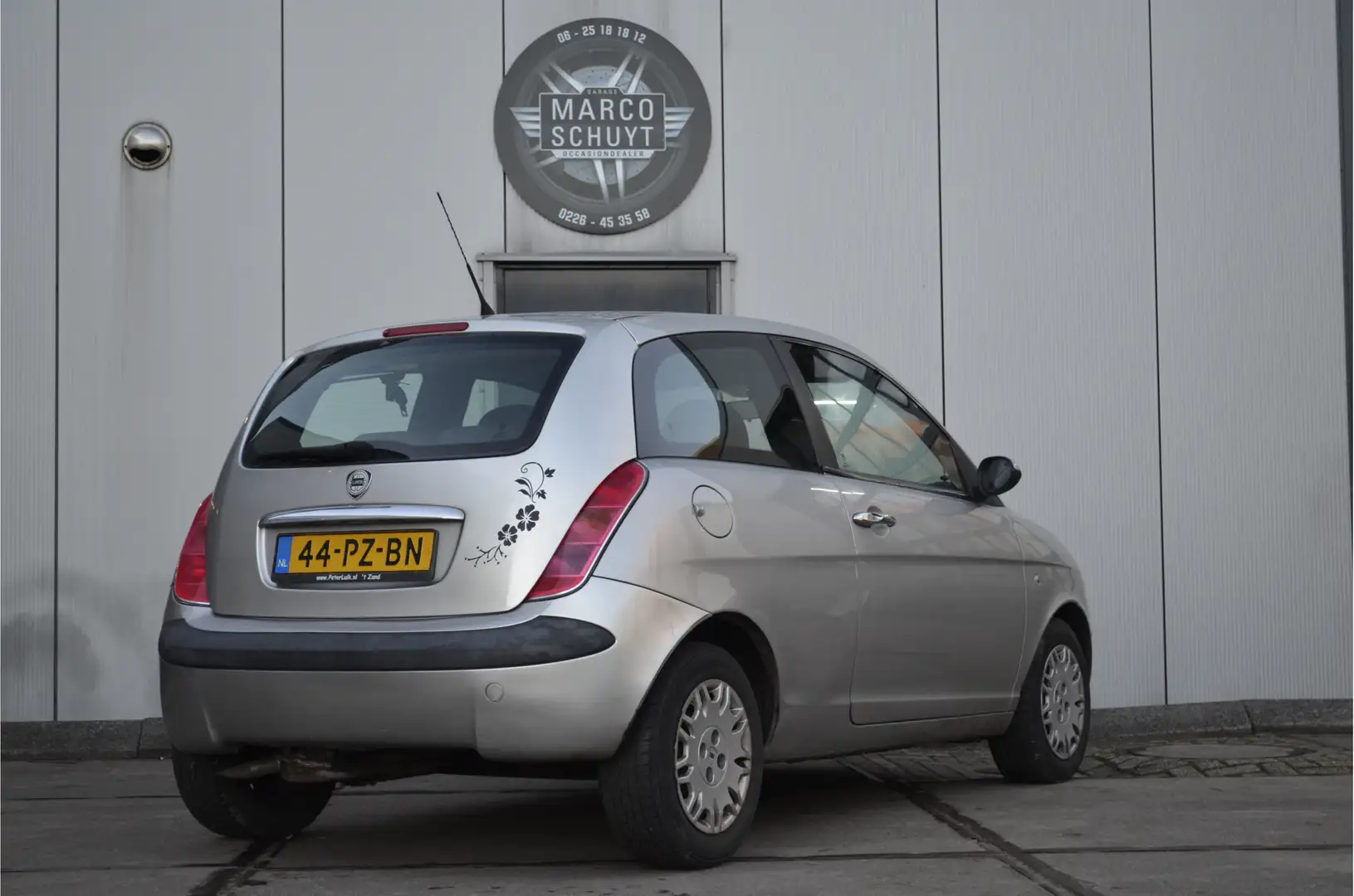 Lancia Ypsilon 1.4-16V Argento Grijs - 2