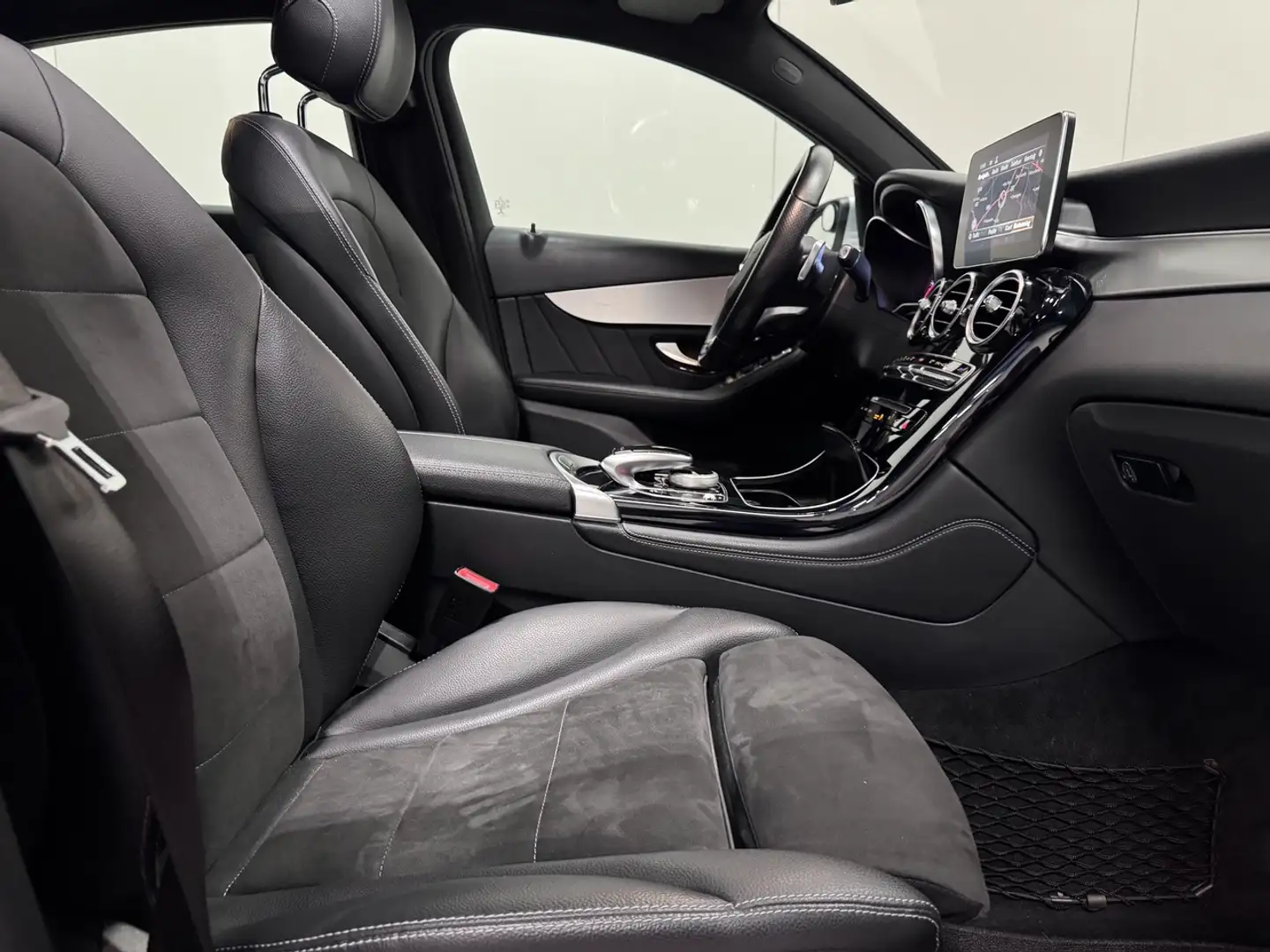 Mercedes-Benz GLC 250 d Coupé 4Matic Autom. - AMG Pack - Topstaat! Grijs - 2