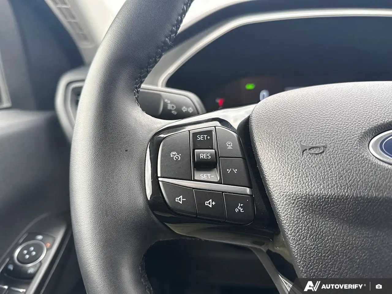 Ford Escape снимка Ford Escape