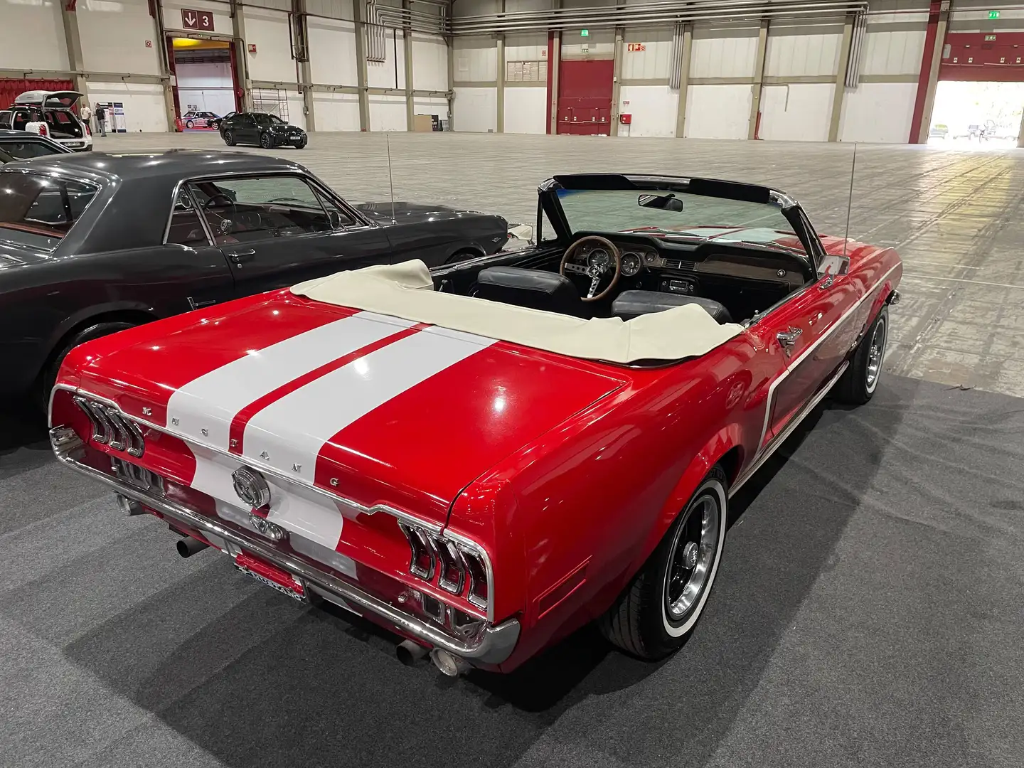 Ford Mustang V8 Cabrio Rojo - 2
