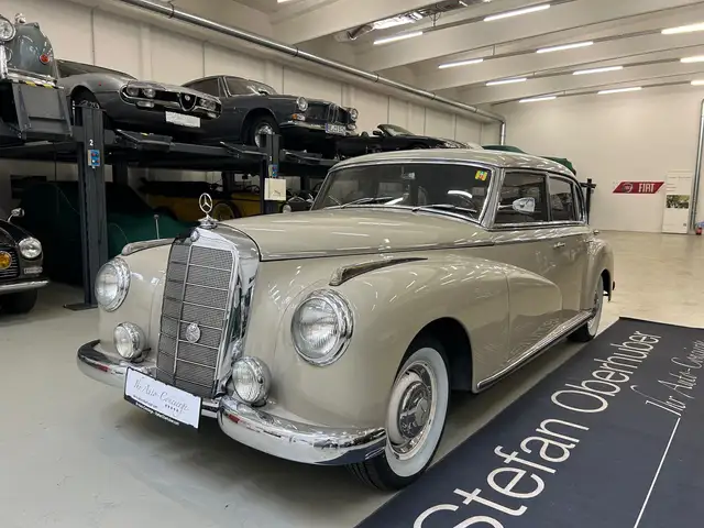 Mercedes-Benz 300 "Adenauer"