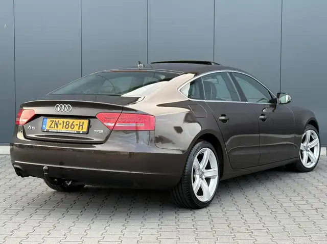 Audi A5 view 4