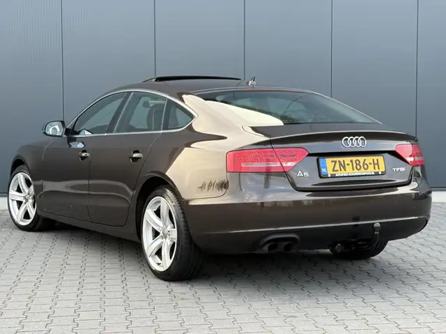 Audi A5 view 3
