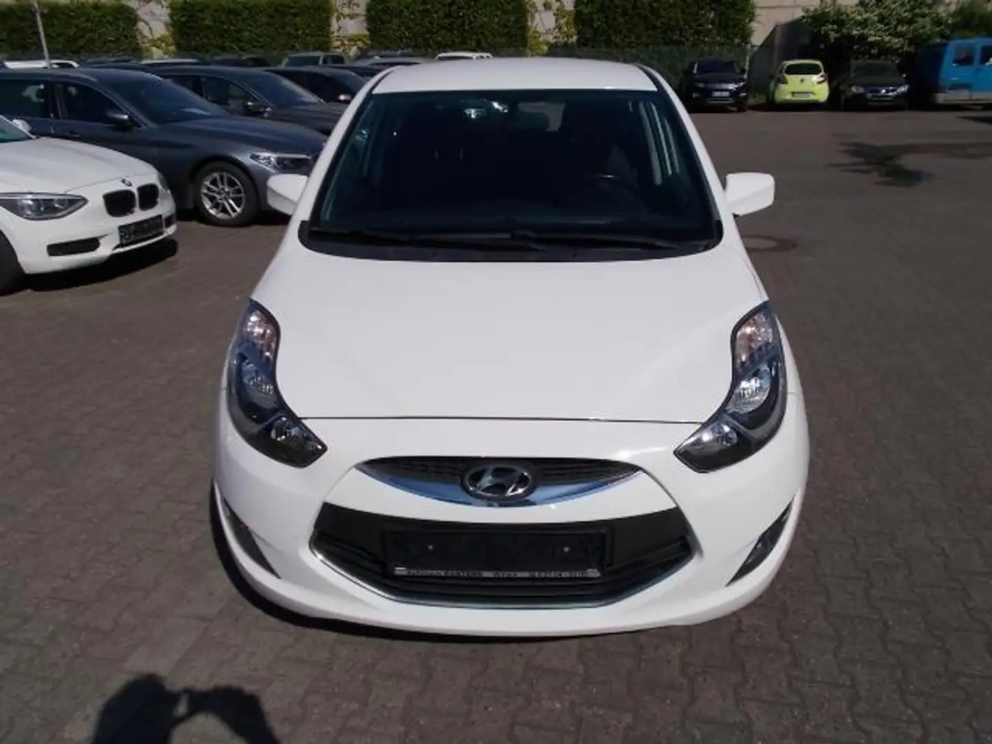 Hyundai iX20 1.4, Klima, Alufelgen, zus. Winterräder Weiß - 2