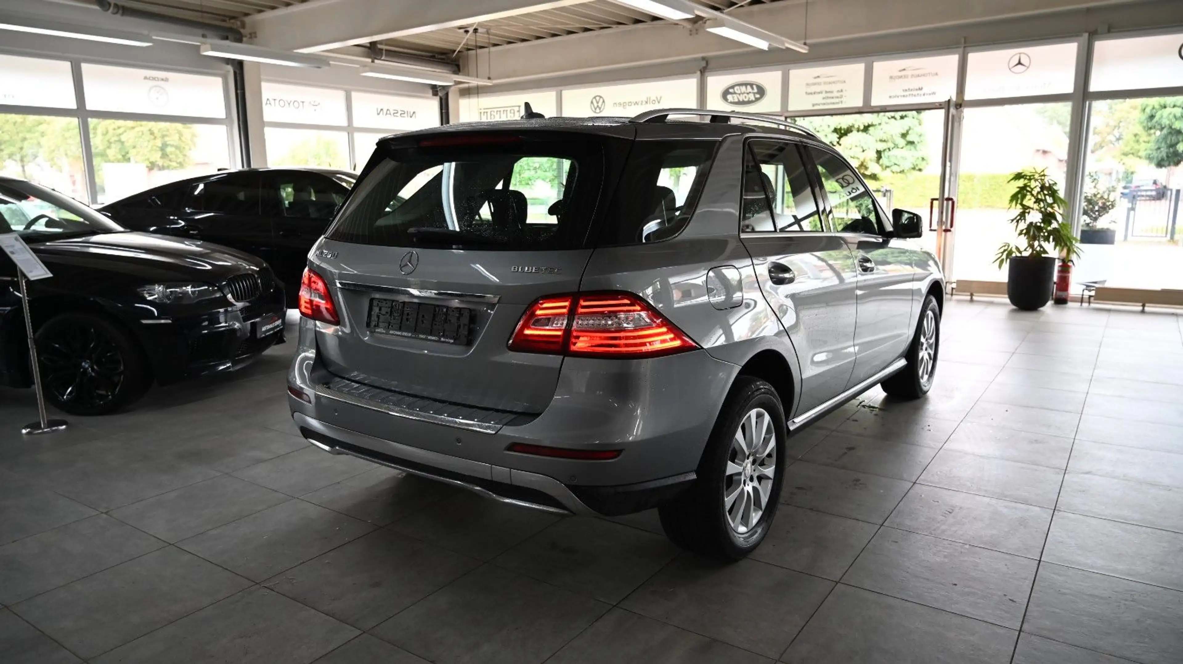 Mercedes-Benz ML 250 CDI BlueTec 4Matic *NAVI*AHK*LEDER — photo 6