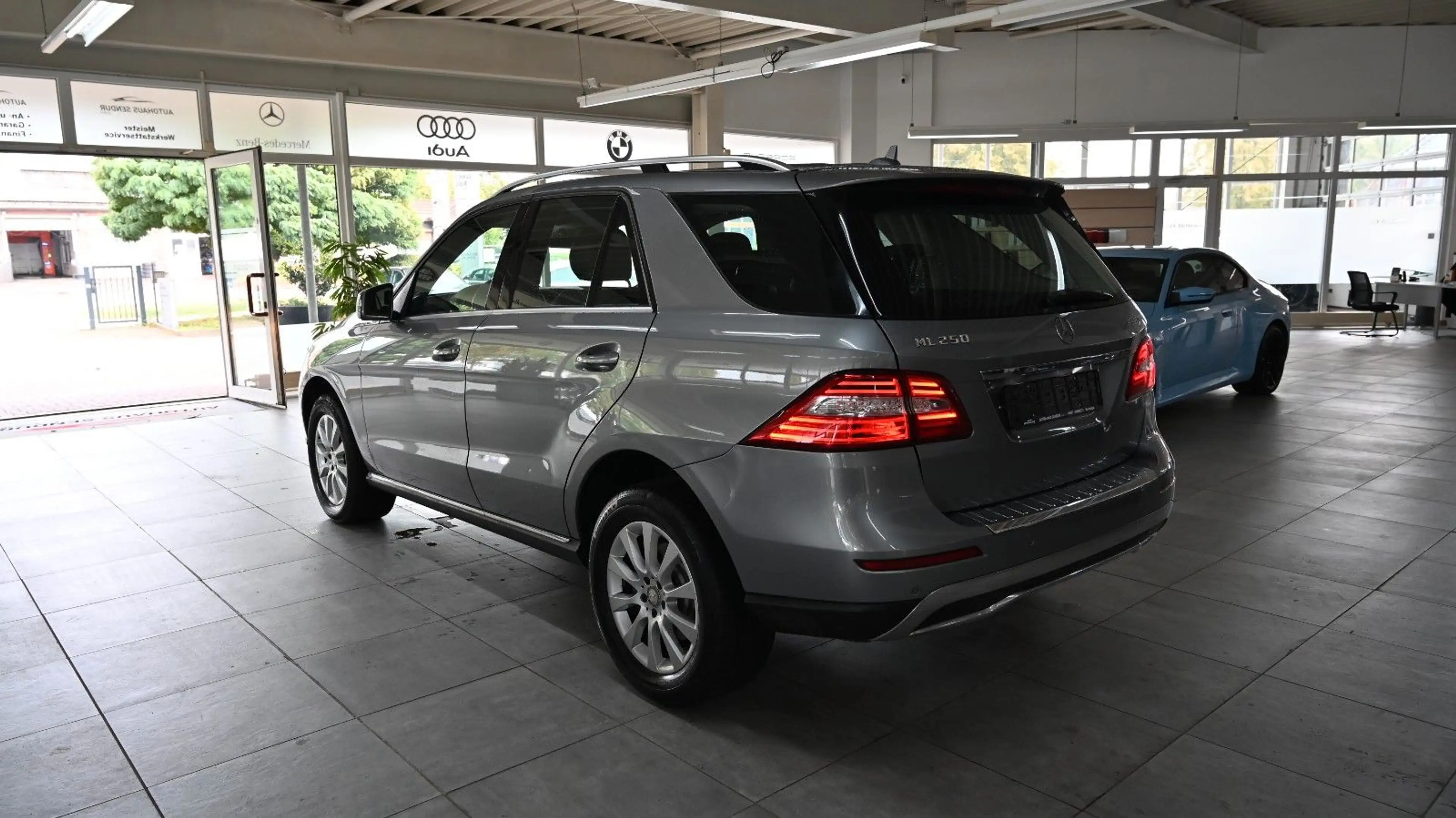 Mercedes-Benz ML 250 CDI BlueTec 4Matic *NAVI*AHK*LEDER — photo 4