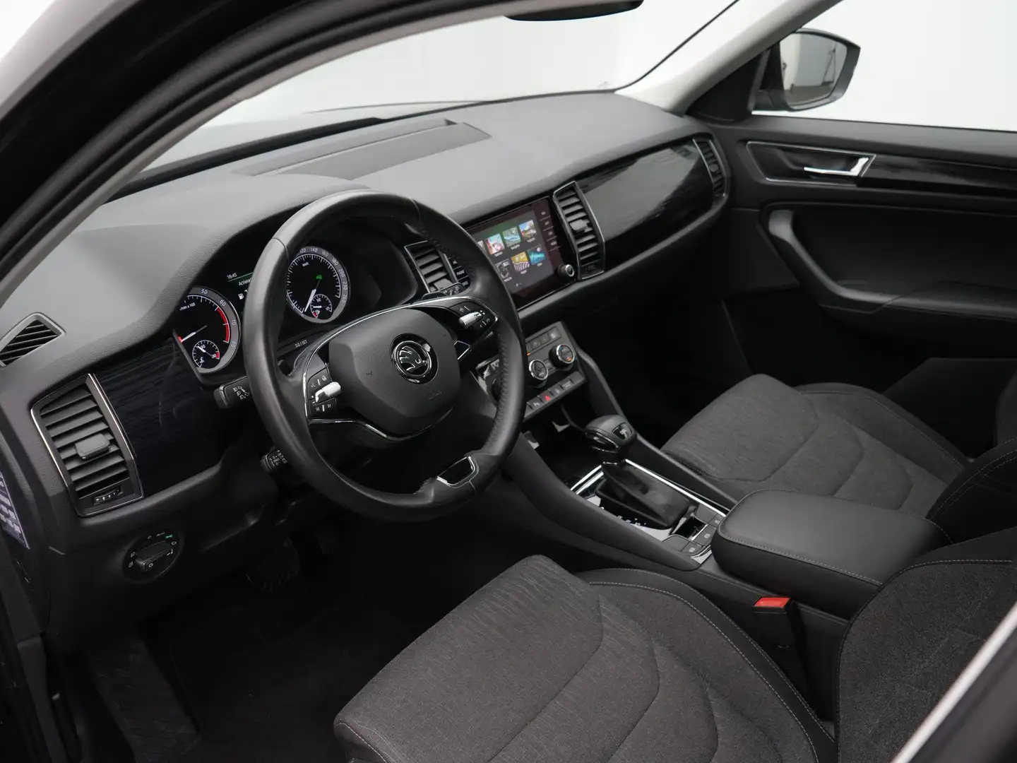Skoda Kodiaq 7pers. 1.5 TSI 150 pk DSG Business Edition | LED k Zwart - 2