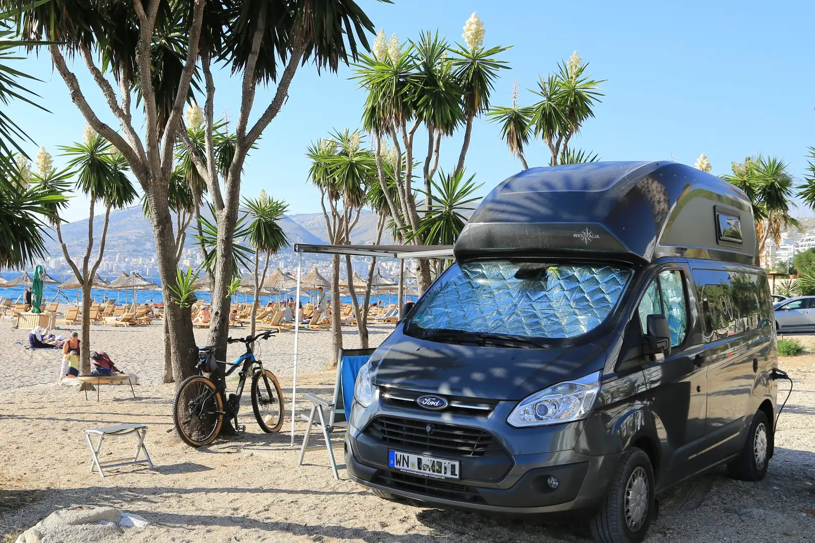 Ford Nugget Westfalia-Wohnmobil mit Hochdach für alle Tage Grau - 2