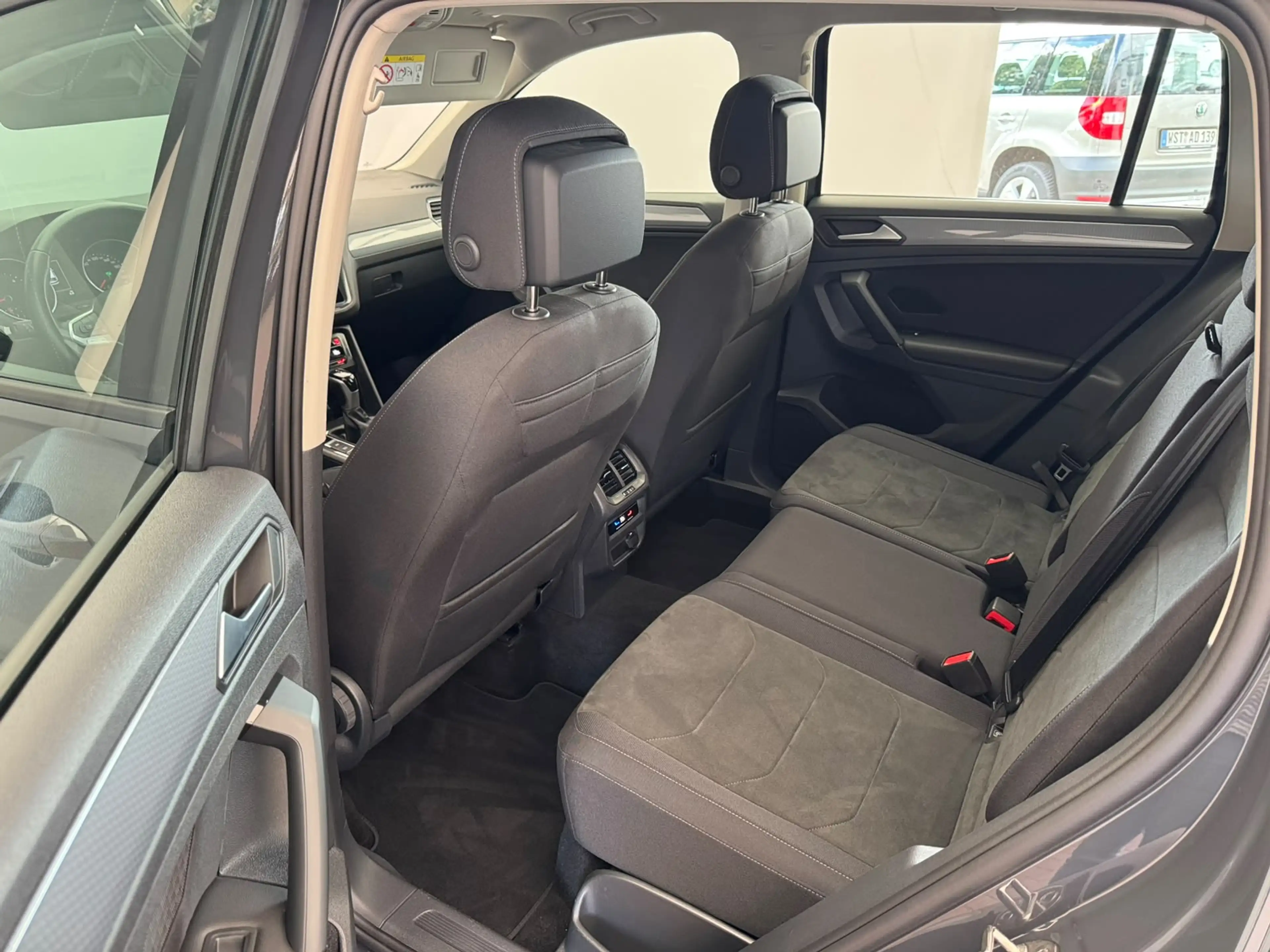 Volkswagen Tiguan Life 2.0 TDI DSG+ACC+LED+NAVI+MASSAGE+ — photo 13