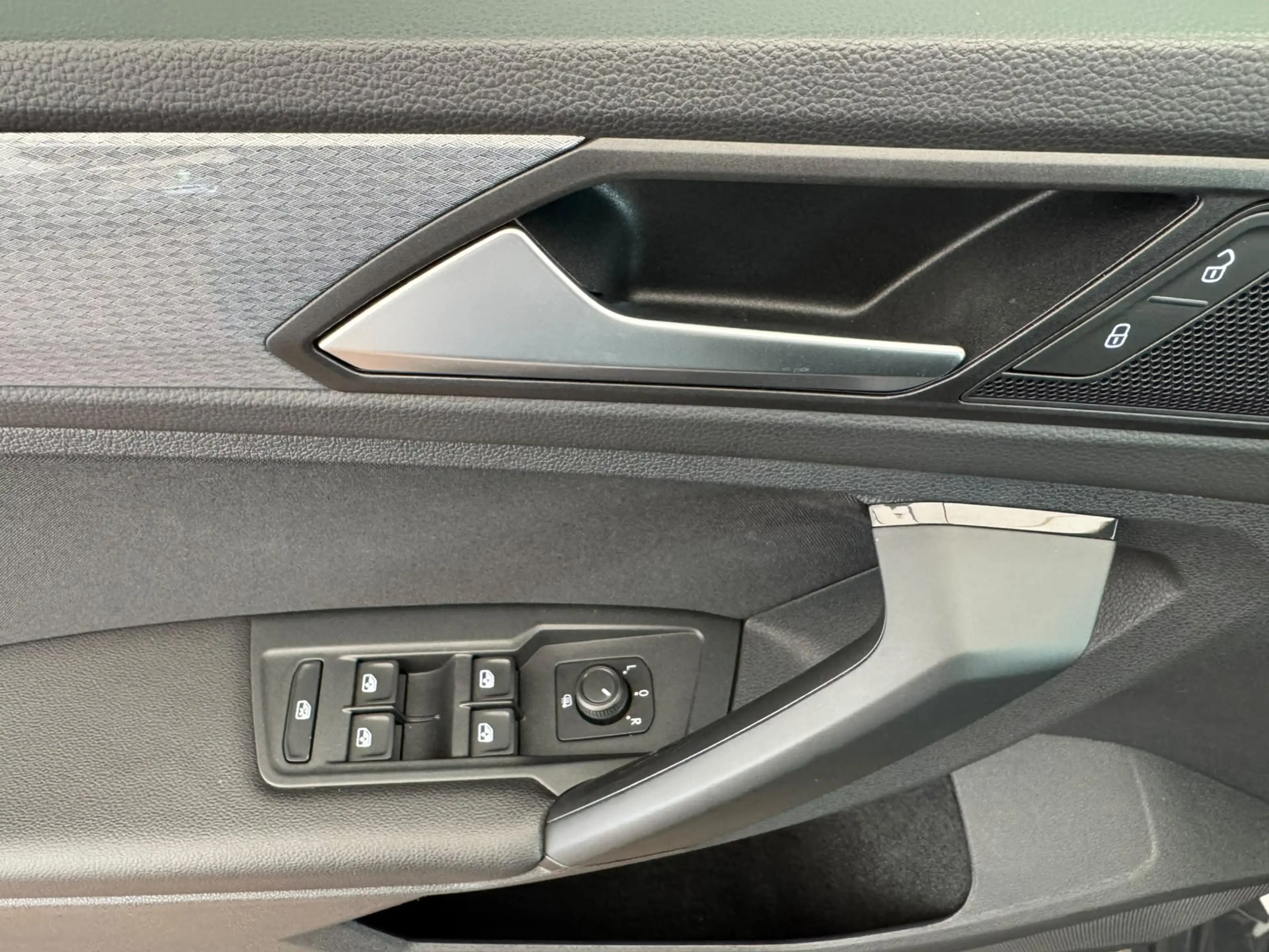 Volkswagen Tiguan Life 2.0 TDI DSG+ACC+LED+NAVI+MASSAGE+ — photo 8