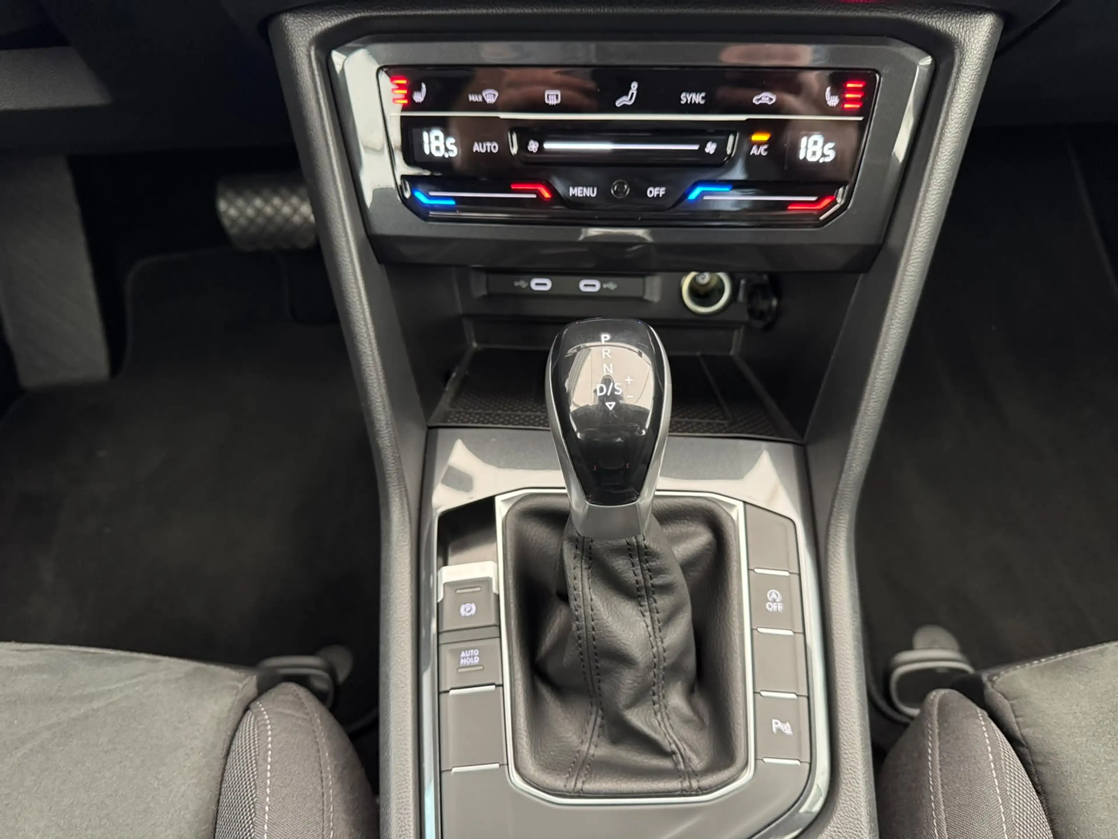 Volkswagen Tiguan Life 2.0 TDI DSG+ACC+LED+NAVI+MASSAGE+ — photo 6