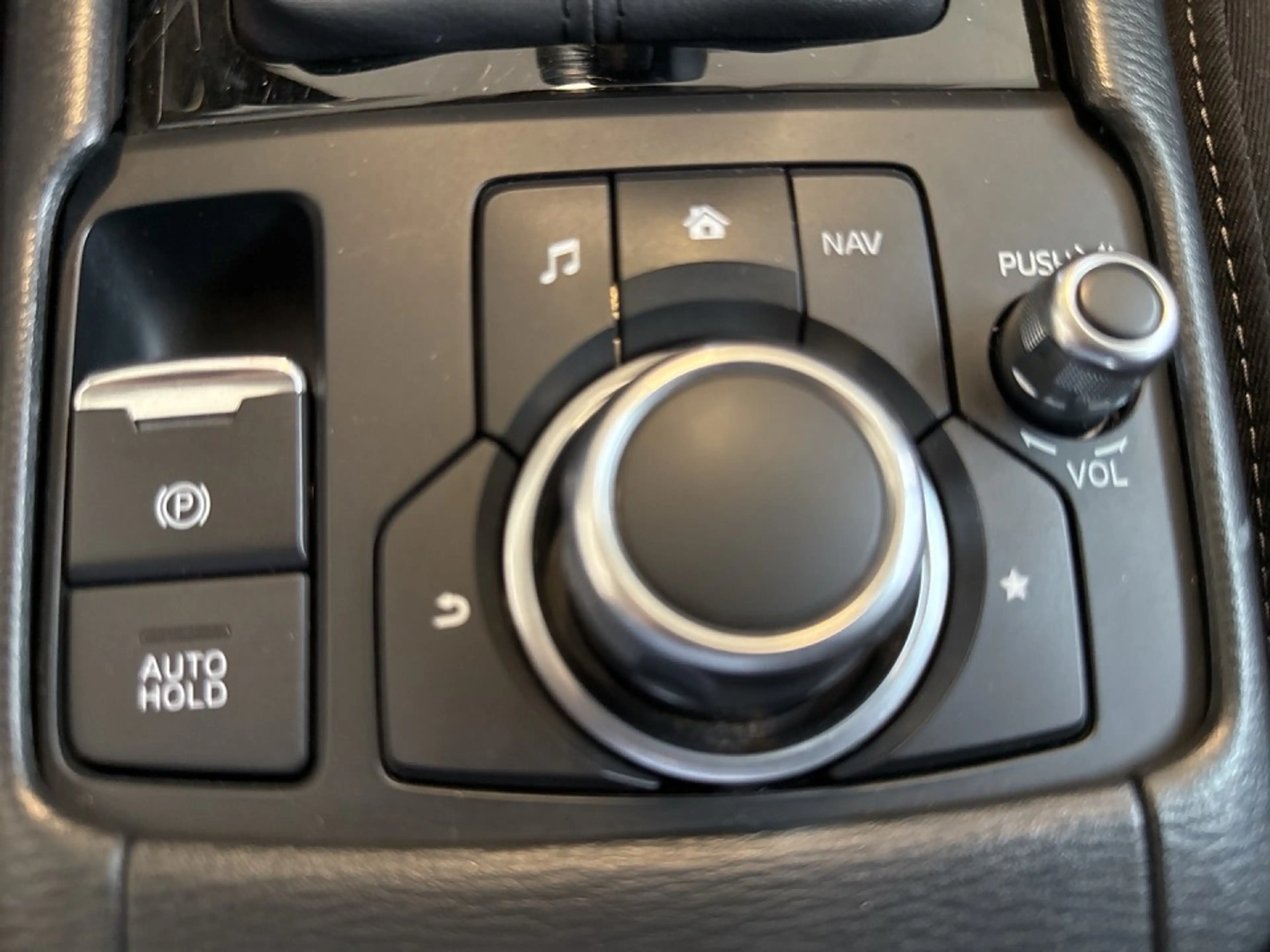 Mazda CX-3 SKY-G 121 FWD 5T 6GS AL-SIGNATURE+ — photo 14