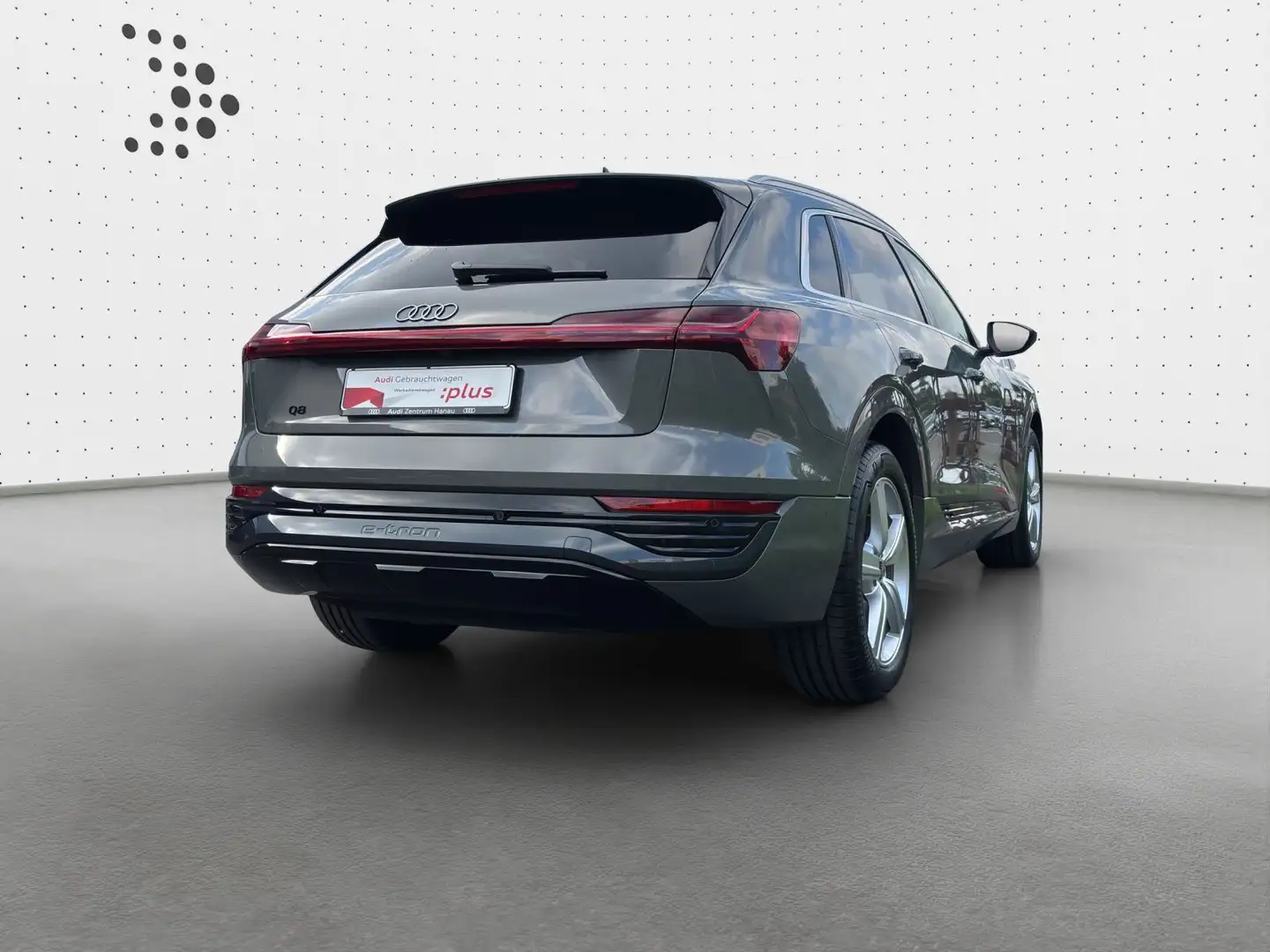 Audi Q8 e-tron 55 quattro advanced*NAVI-PLUS*HUD*MATR Grau - 2