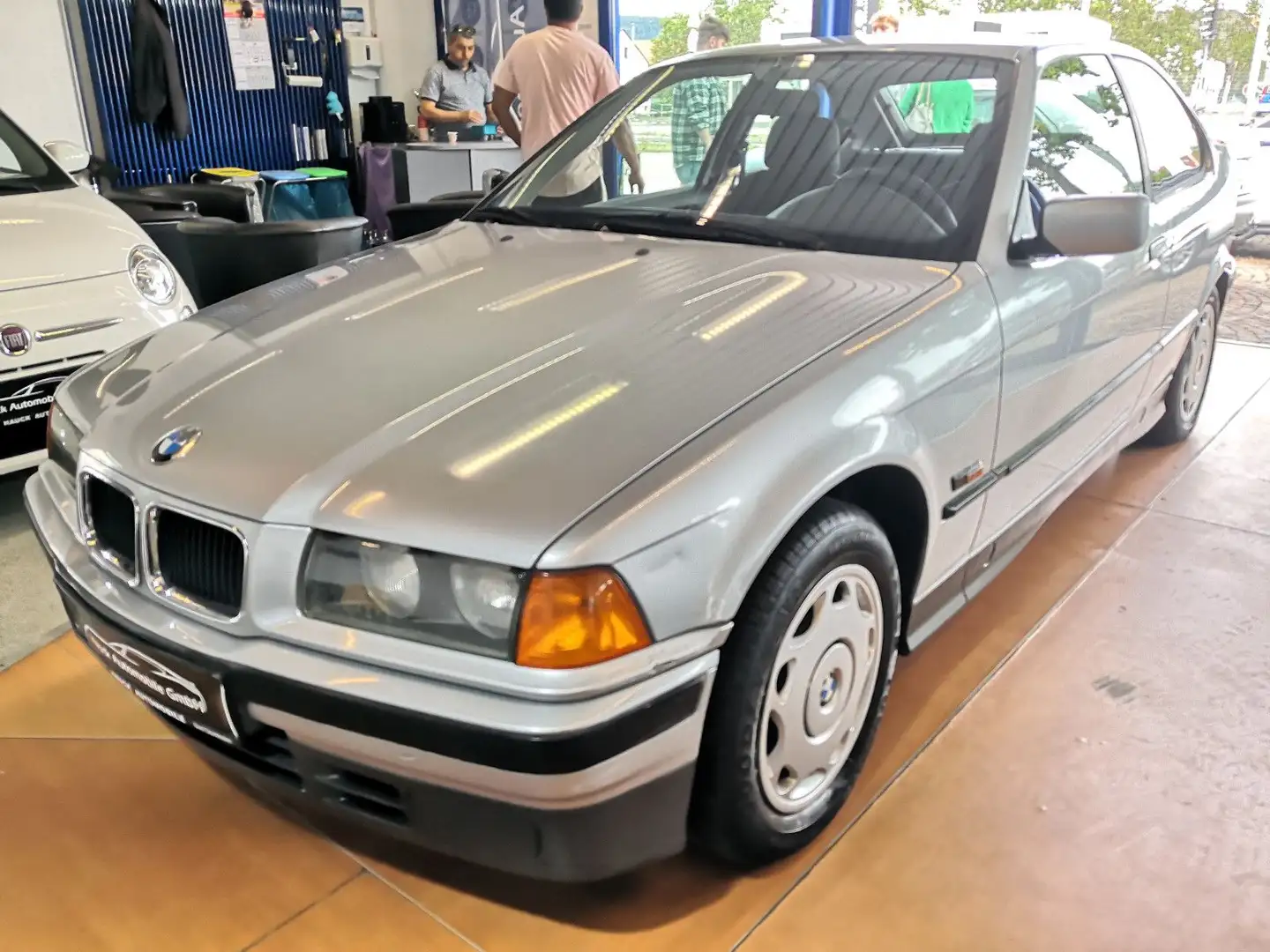 BMW 316 i Compact/78Tkm/Klima/2. Hand/Autom/PDC/ Grau - 1