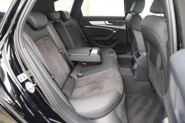 Audi A6 Avant view 12