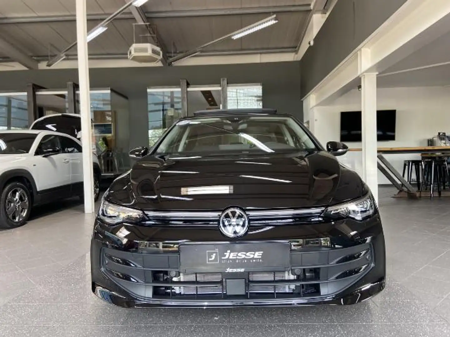 Volkswagen Golf VIII 1.5 eTSI Life sofort IQ.Light ACC Navi Fekete - 2