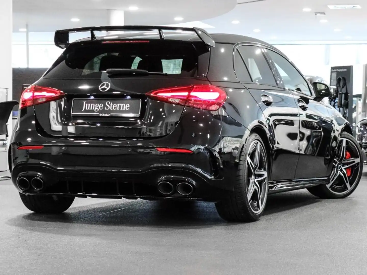 Mercedes-Benz A 45 AMG S 4M+ Premium+/Aero/Night/360/HUD/MLB Schwarz - 2