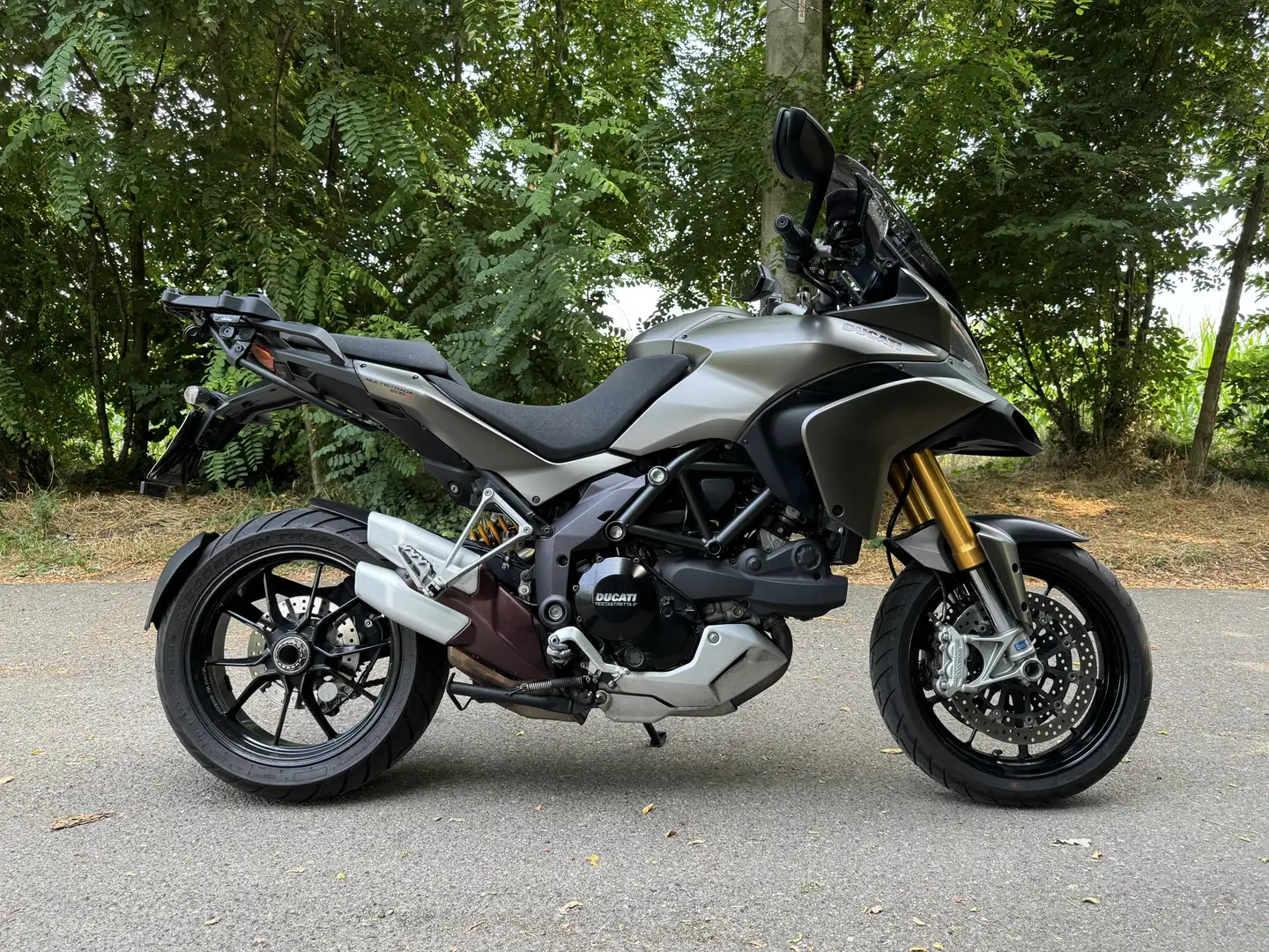 Ducati Multistrada 1200 S Touring Gris - 2