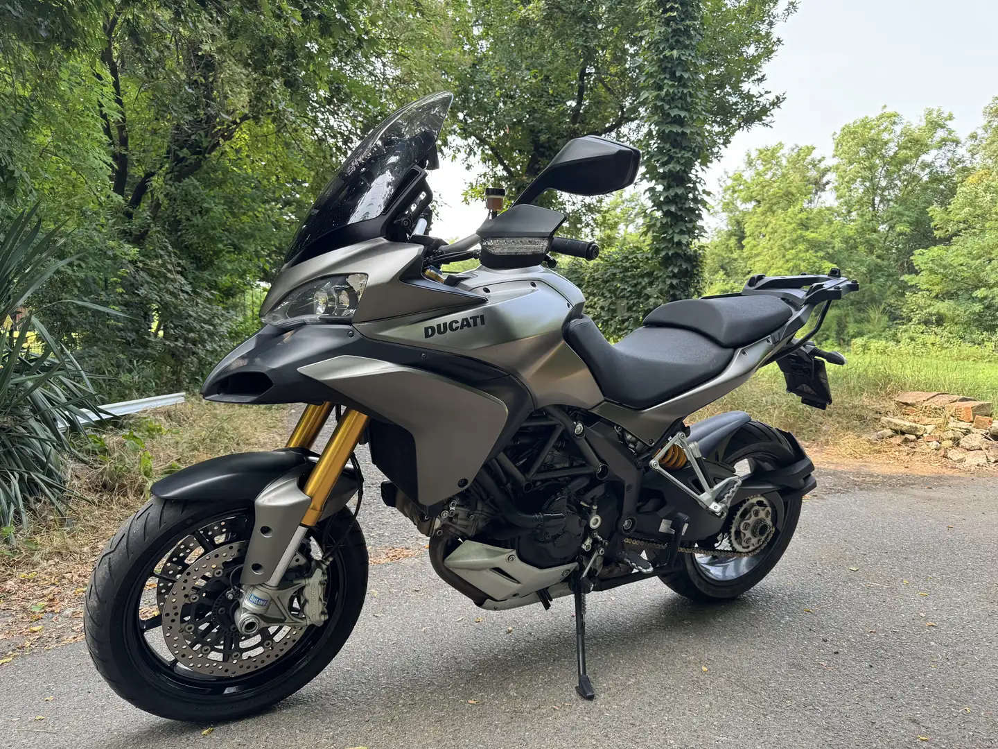 Ducati Multistrada 1200 S Touring Gris - 1
