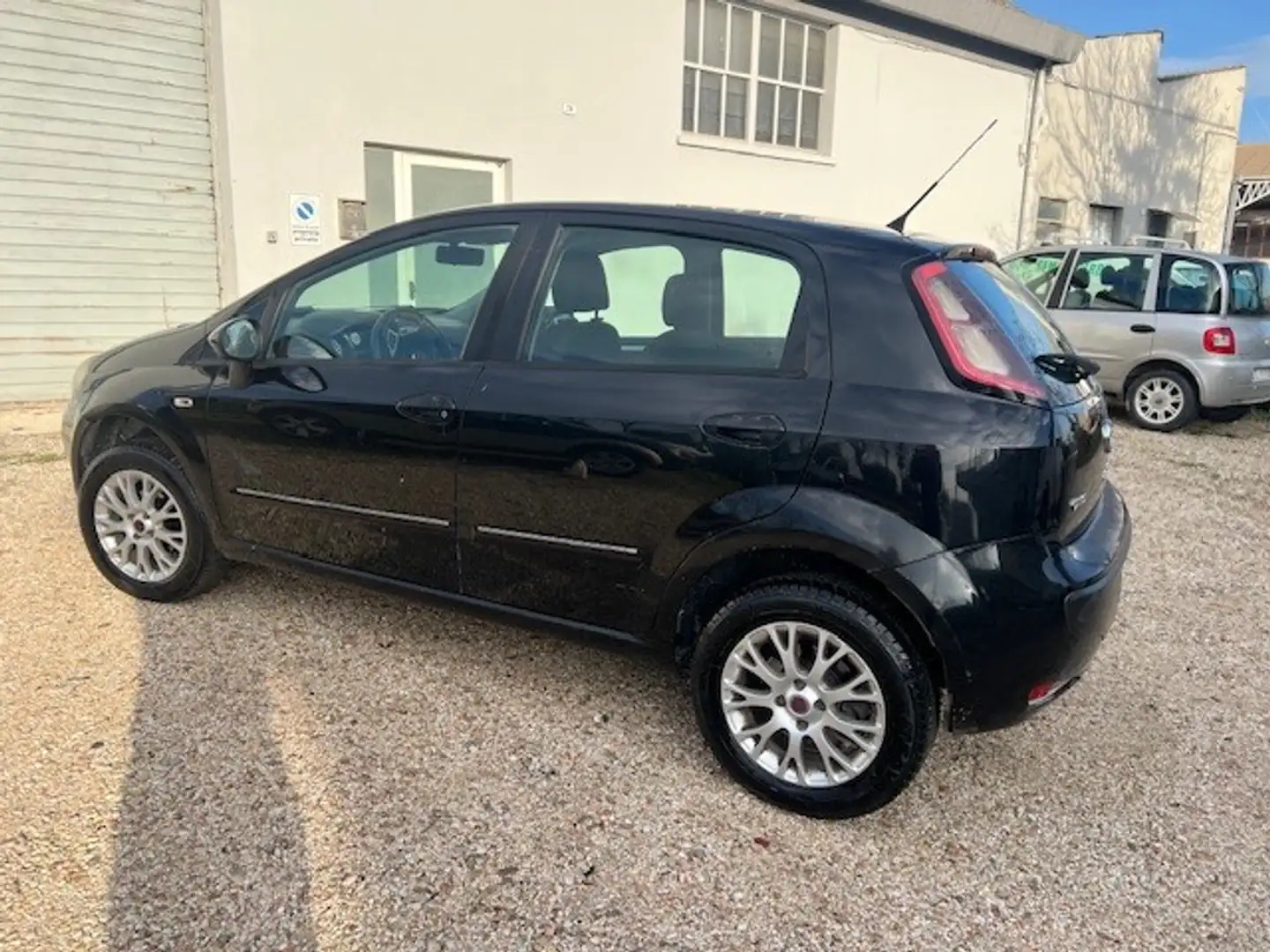 Fiat Punto Evo 5p 1.4 natural power Emotion 77cv Nero - 2