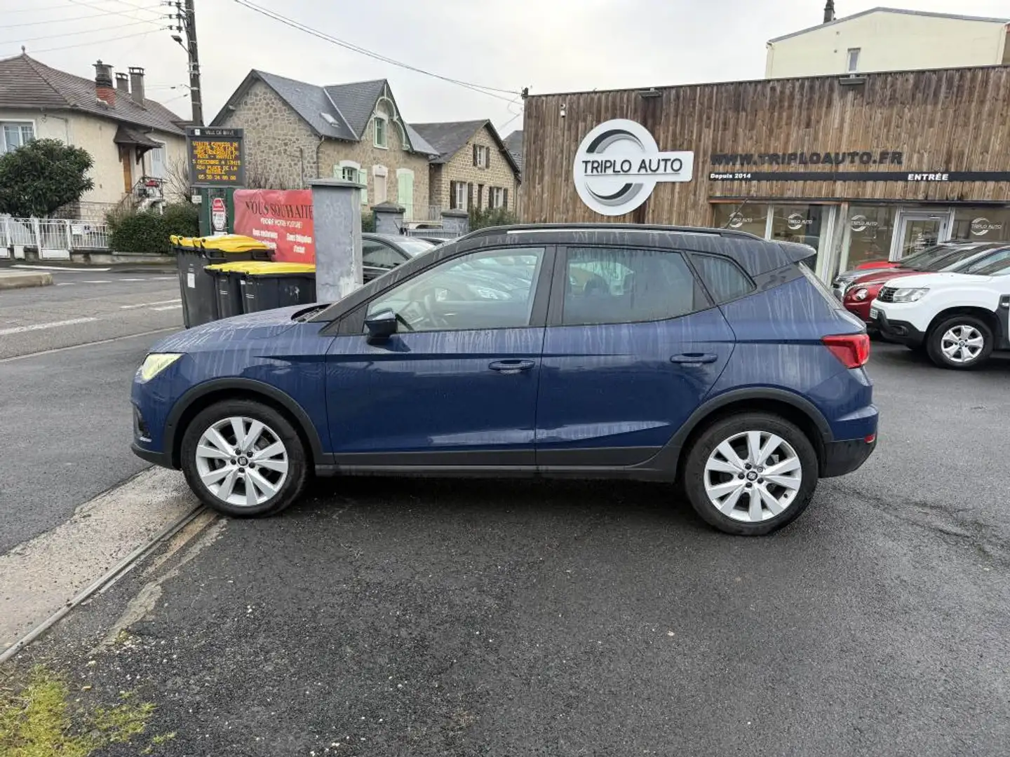 SEAT Arona 1.6 TDI - 95 S\u0026S Urban gps + Clim + camera AR + radar AR Bleu - 2