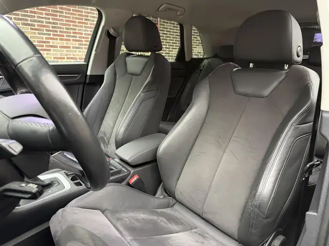 Audi Q3 view 15
