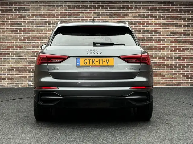 Audi Q3 view 7