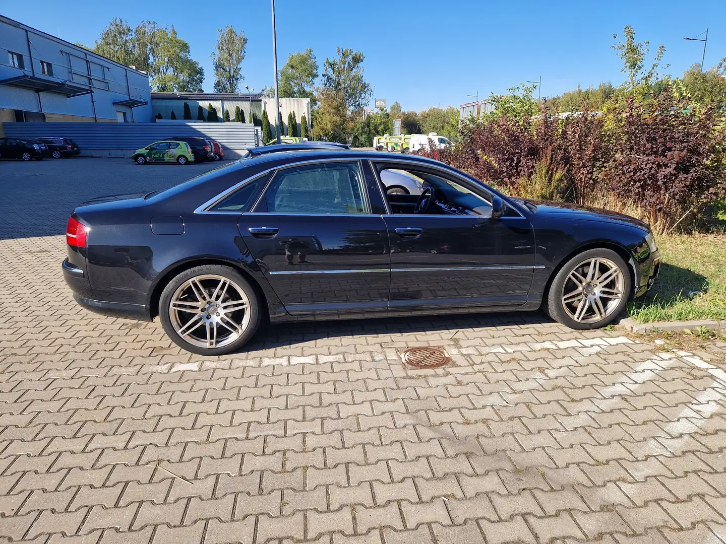 Audi A8 4.2 FSI quattro - 1