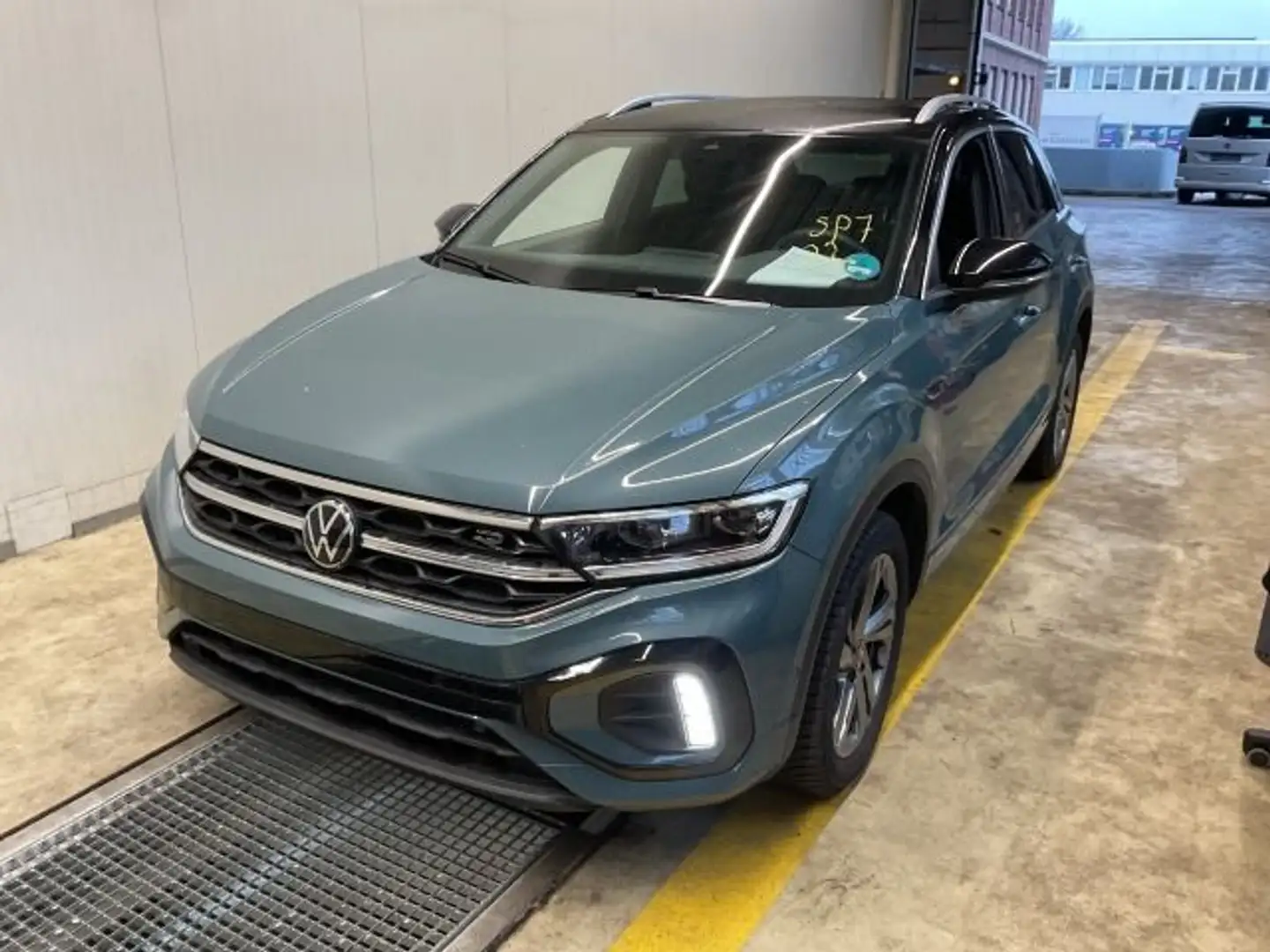 Volkswagen T-Roc 1.5 TSI R-Line DSG AHK Navi Kamera Blau - 2