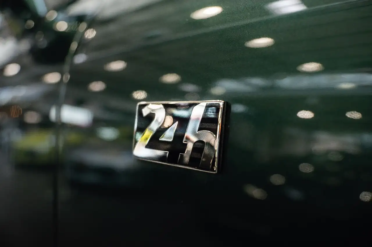 Bentley Continental GT 2023 — фото 13