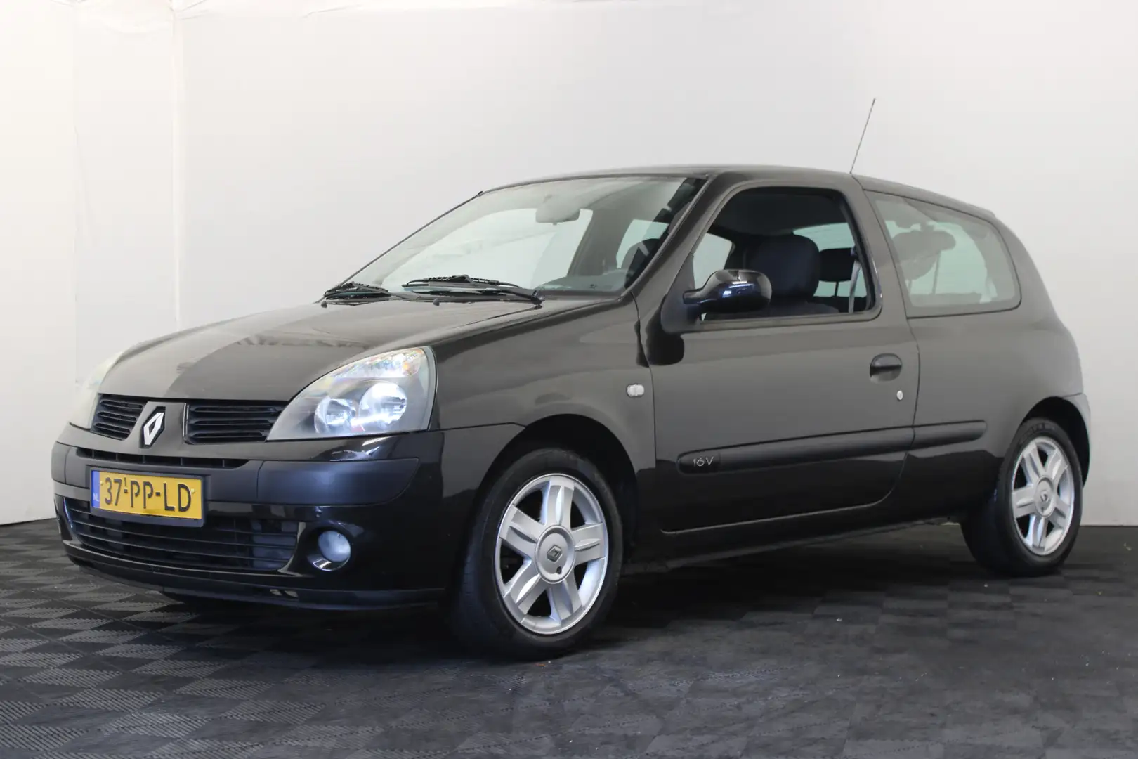 Renault Clio 1.2-16V Authentique Basis Fekete - 1