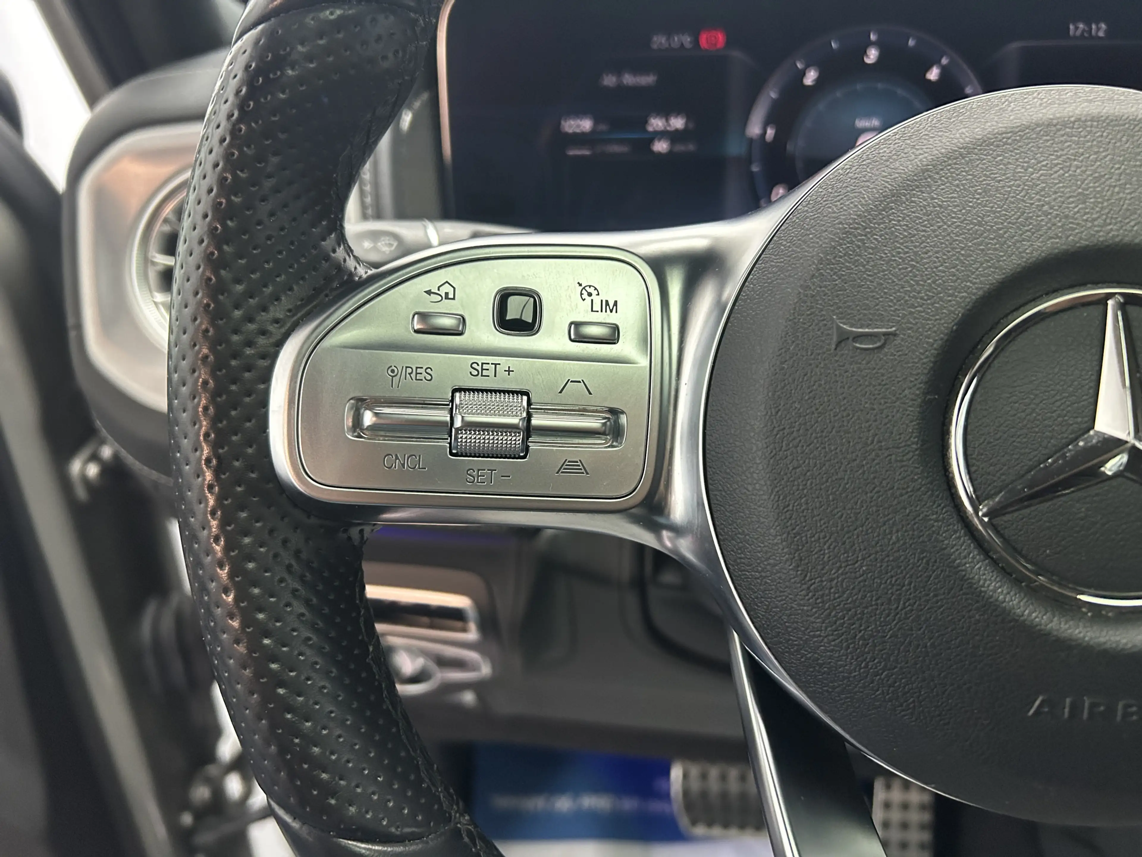 Mercedes-Benz G 400 d AMG-Line AHK Burmester LED Widescreen R.Cam — photo 13