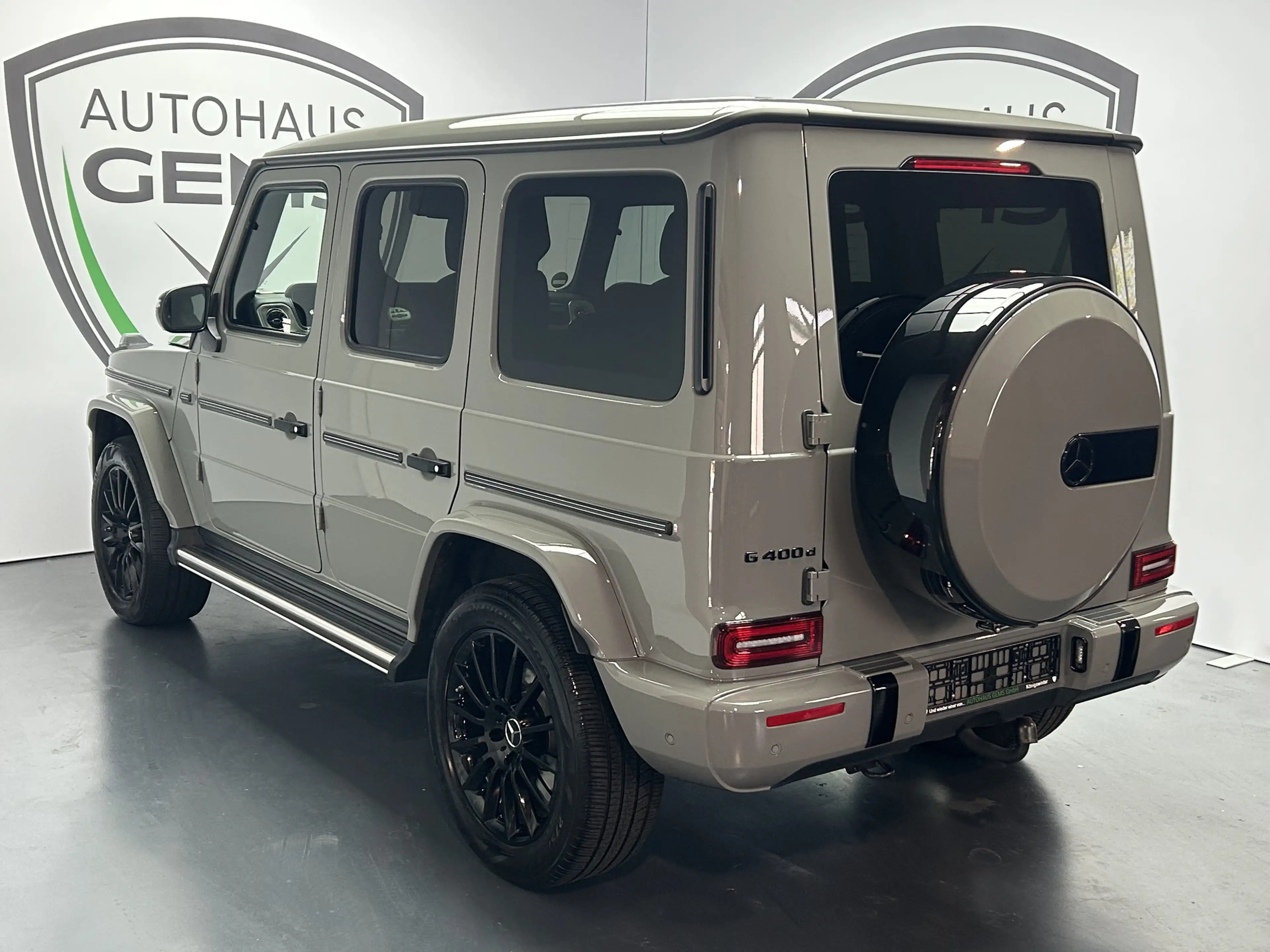 Mercedes-Benz G 400 d AMG-Line AHK Burmester LED Widescreen R.Cam — photo 4